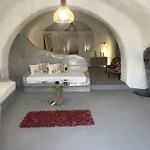 1812 Caves 'n Mansion *