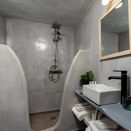 1812 Caves 'n Mansion * Karterados (Santorini)