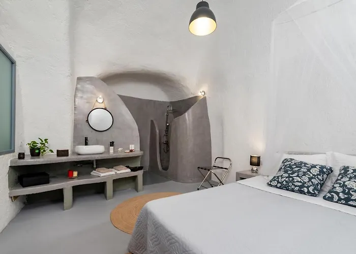 1812 Caves 'n Mansion