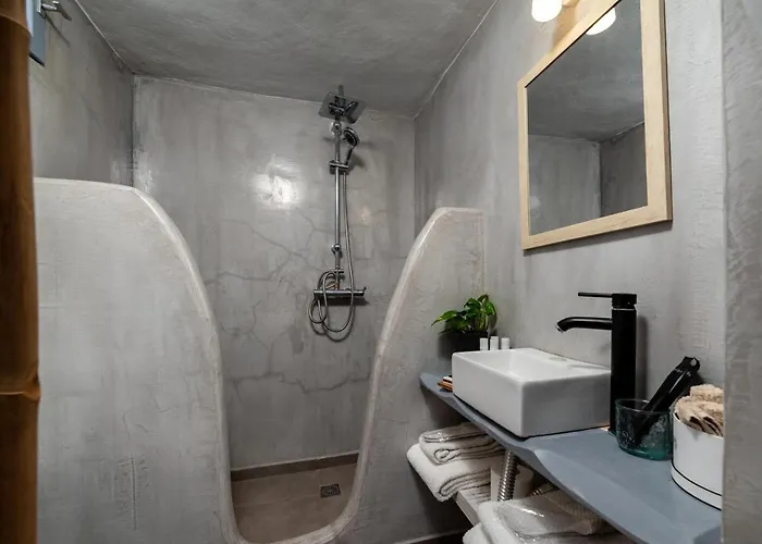 1812 Caves 'n Mansion * Karterados (Santorini)