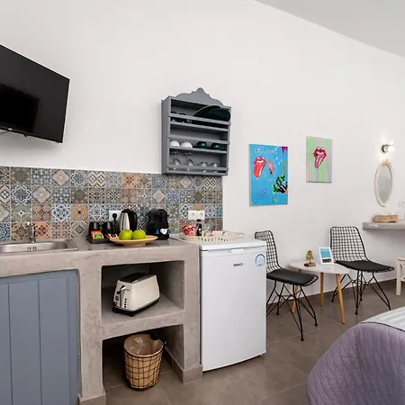 1812 Caves 'n Mansion