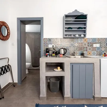 1812 Caves 'n Mansion *