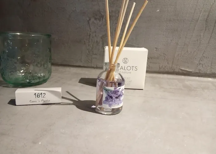 1812 Caves 'n Mansion