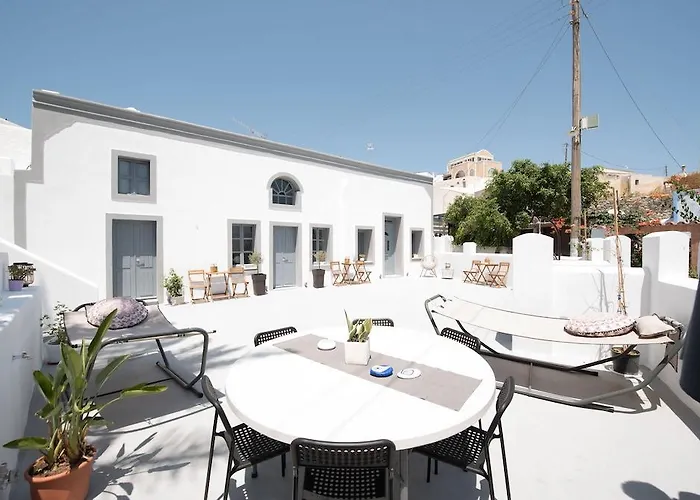 1812 Caves 'n Mansion * Karterados (Santorini)