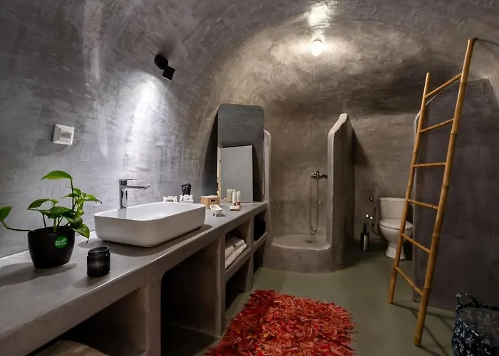 1812 Caves 'n Mansion