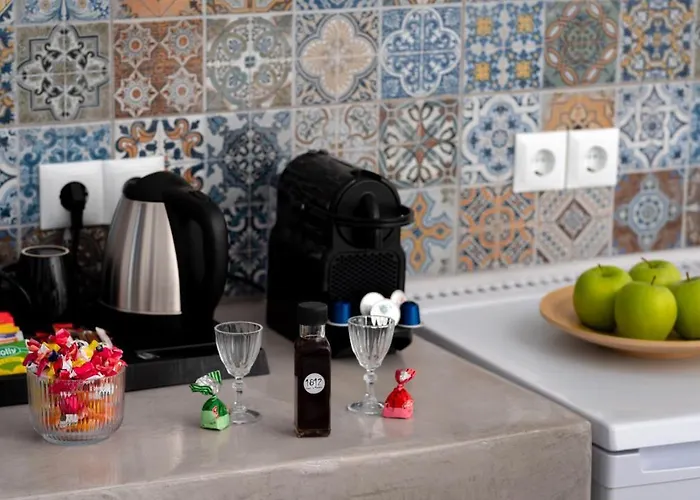 1812 Caves 'n Mansion